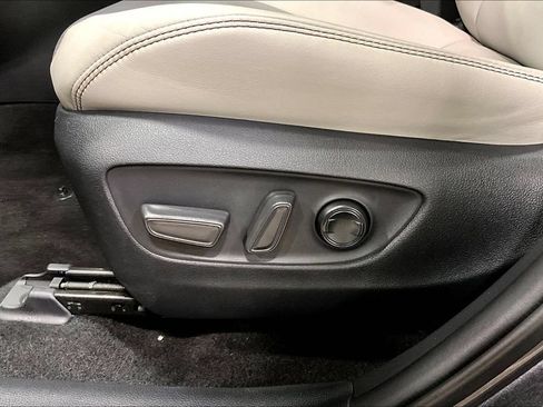 Used 2021 Toyota RAV4 Limited AWD/4WD image 19
