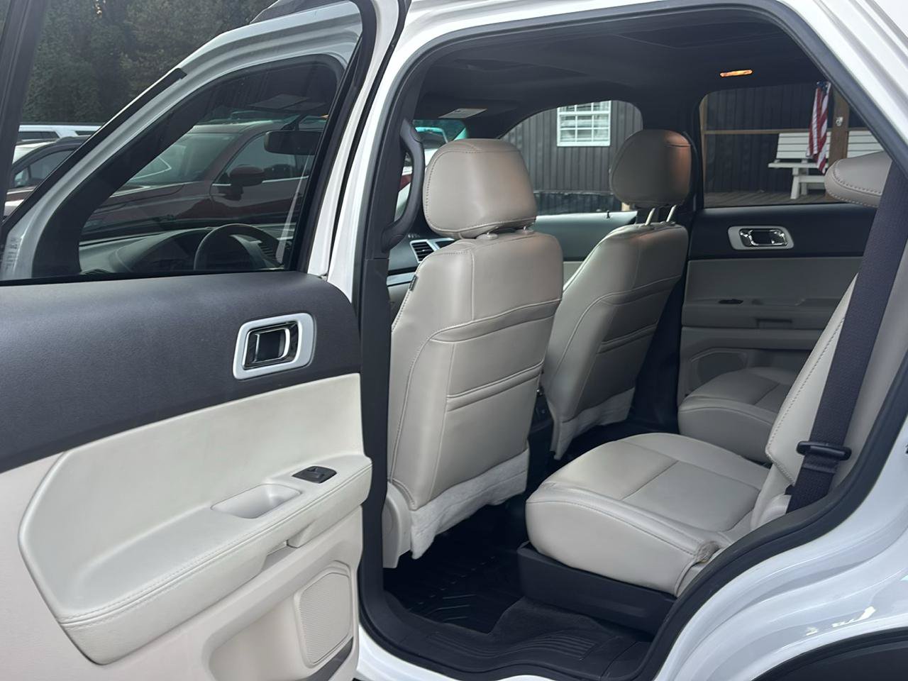 Used 2015 Ford Explorer Limited w/ Equipment Group 301A FWD image 12