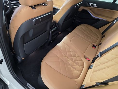 Used 2025 BMW X5 xDrive40i w/ M Sport Package image 15