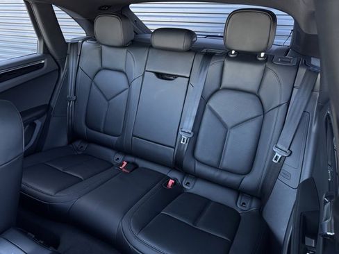 New 2026 Porsche Macan image 28
