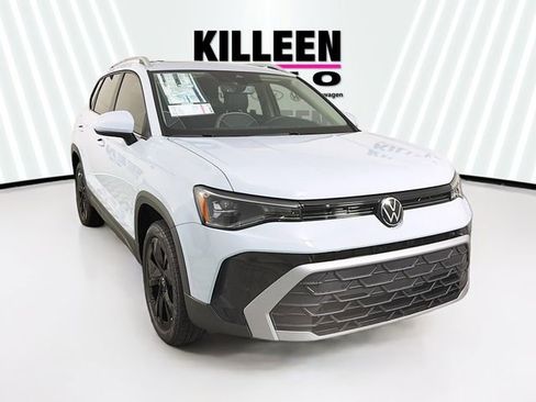 New 2026 Volkswagen Taos SE image 1