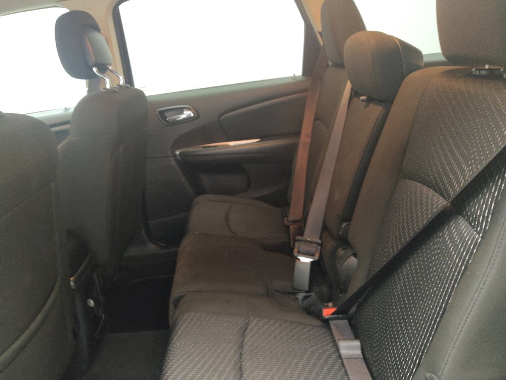 Used 2019 Dodge Journey SE FWD image 18