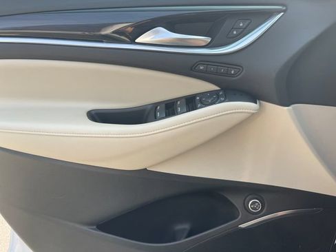 Used 2020 Buick Enclave Premium w/ Sun and Sites Package FWD image 27