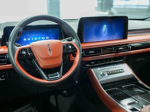 Used 2025 Lincoln Aviator Reserve w/ Jet Appearance Package image 26