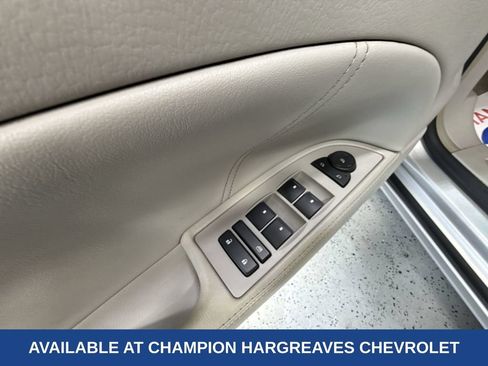 Used 2011 Buick Lucerne CXL FWD image 31