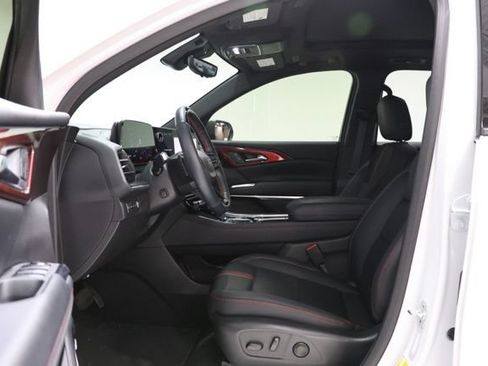 Used 2025 Chevrolet Traverse RS AWD/4WD image 19