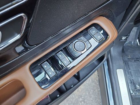 Used 2023 Lincoln Aviator Reserve w/ Equipment Group 201A AWD/4WD image 30
