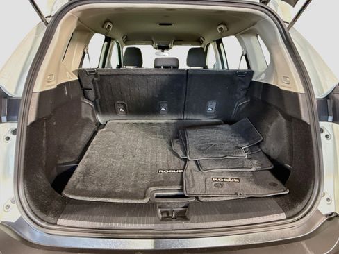 Used 2022 Nissan Rogue S FWD image 35