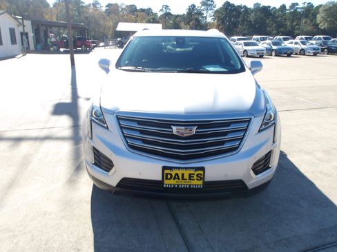 Used 2017 Cadillac XT5 Luxury w/ Driver Awareness Package image 3