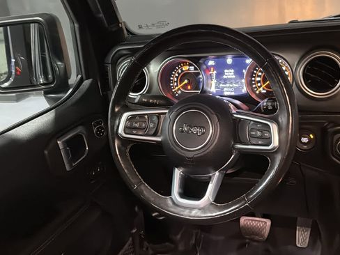 Used 2019 Jeep Wrangler Unlimited Sahara w/ Cold Weather Group AWD/4WD image 27