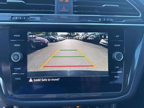 Certified 2023 Volkswagen Tiguan SE R-Line image 8