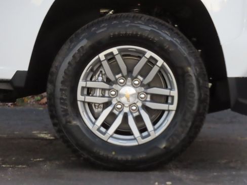 New 2026 Chevrolet Colorado LT image 16