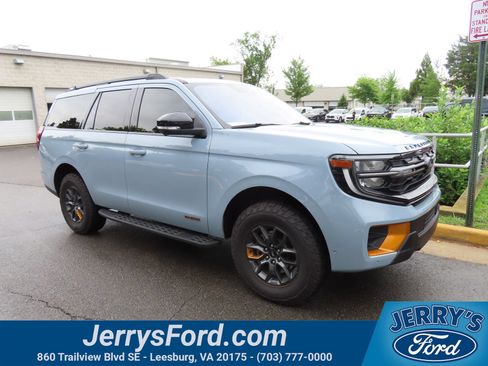 Used 2025 Ford Expedition Tremor AWD/4WD image 1