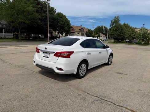 Used 2017 Nissan Sentra SV FWD image 7