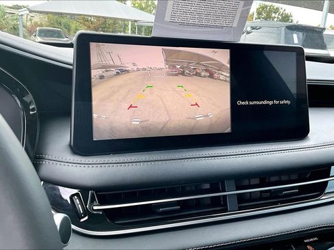 Certified 2025 INFINITI QX60 Pure image 32