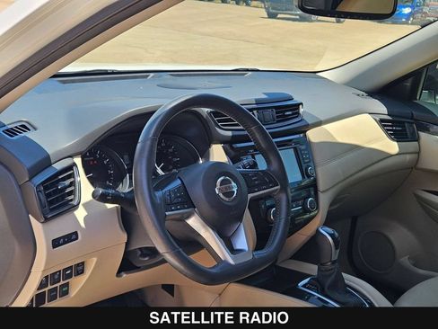 Used 2017 Nissan Rogue SL w/ SL Premium Package FWD image 13