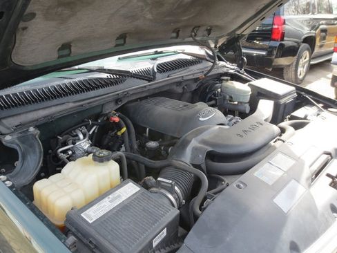 Used 2003 Chevrolet Suburban LS w/ LS Preferred Equipment Group image 25