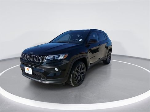 New 2026 Jeep Compass Latitude image 4