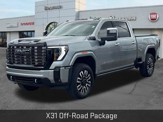 Used 2025 GMC Sierra 2500 Denali Ultimate w/ Max Trailering Package AWD/4WD video 3