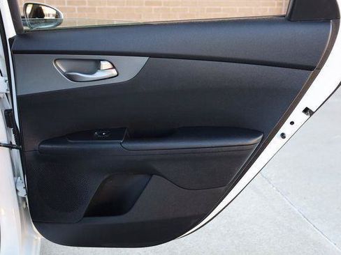Used 2021 Kia Forte LXS FWD image 21