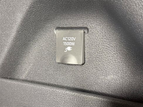 Certified 2025 Toyota Sienna XSE w/ XSE Plus Package FWD image 40