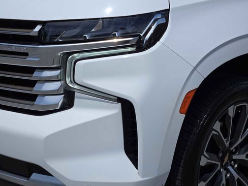 Certified 2023 Chevrolet Tahoe High Country AWD/4WD image 9