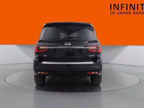 Used 2024 INFINITI QX80 Sensory AWD/4WD image 6