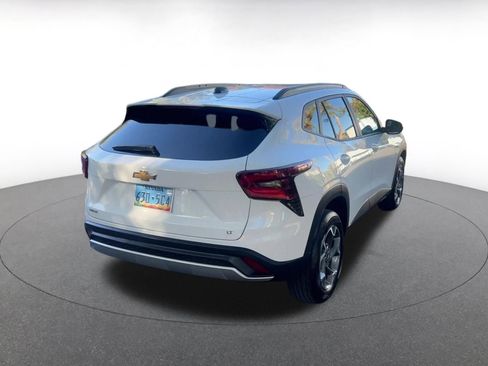 Used 2025 Chevrolet Trax LT image 14