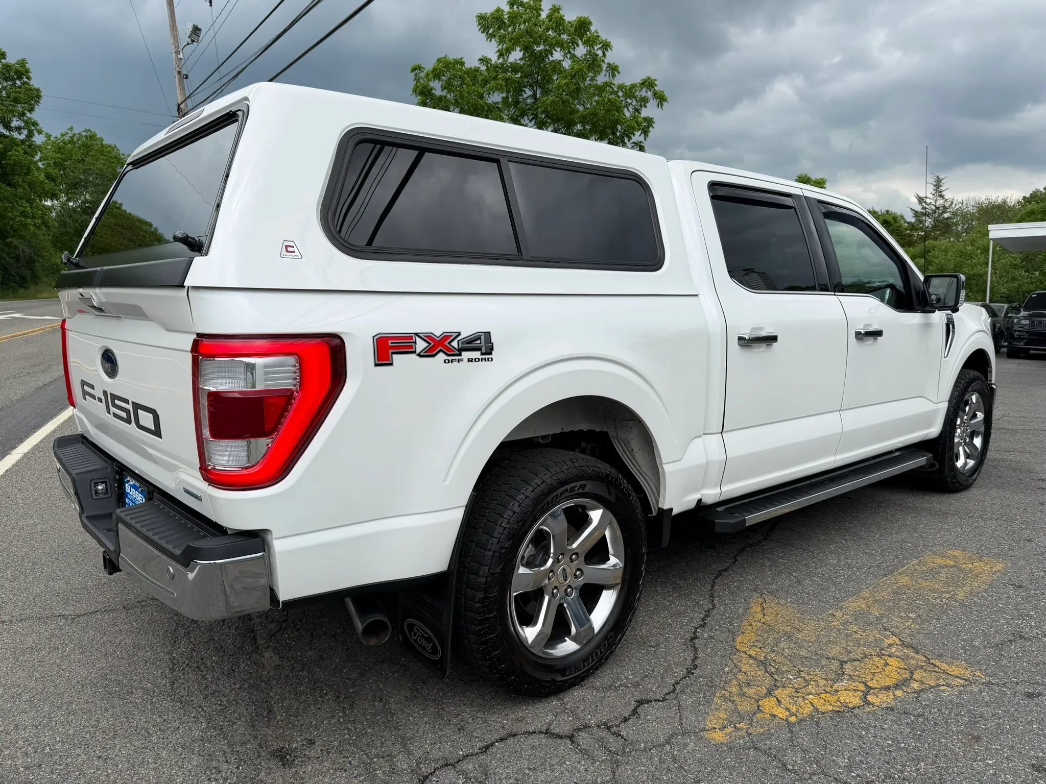 Used 2021 Ford F150 Lariat w/ Equipment Group 502A High AWD/4WD image 4