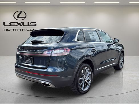 Used 2023 Lincoln Nautilus Reserve w/ Equipment Group 201A AWD/4WD image 6