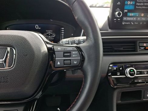 Used 2025 Honda Pilot Black Edition image 22