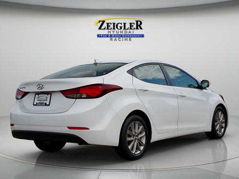 Used 2016 Hyundai Elantra SE w/ Option Group 02 FWD image 7