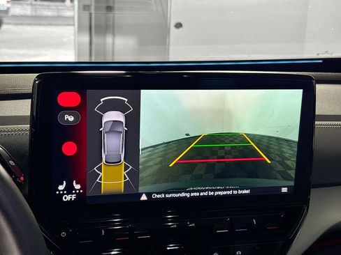 Certified 2024 Volkswagen ID.4 2WD image 18