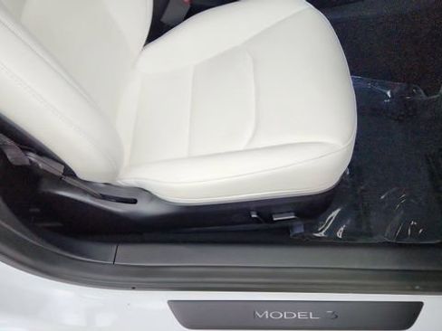 Used 2023 Tesla Model 3 Performance image 23