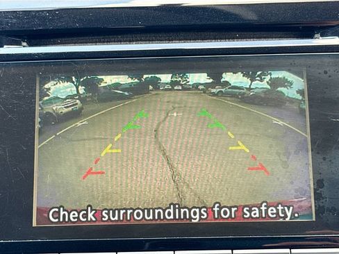 Used 2017 Nissan Rogue SV FWD image 16
