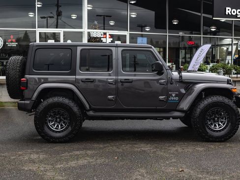 Used 2023 Jeep Wrangler Unlimited Sahara image 7