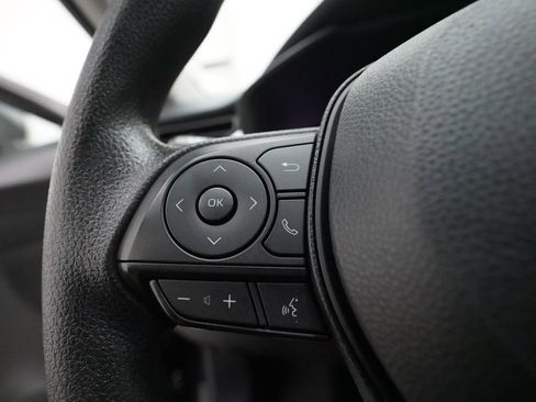 Used 2025 Toyota RAV4 XLE AWD/4WD image 16
