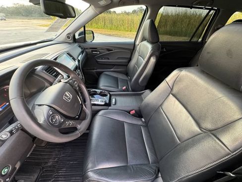 Used 2018 Honda Pilot Touring image 28