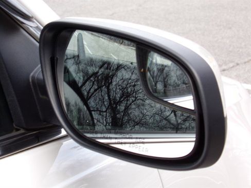 Used 2016 Ford Taurus SEL image 15