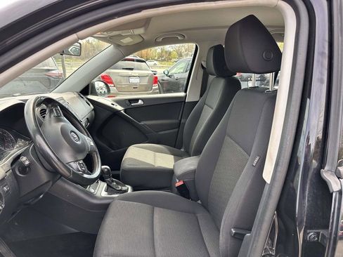 Used 2017 Volkswagen Tiguan Limited w/ Premium Package AWD/4WD image 11