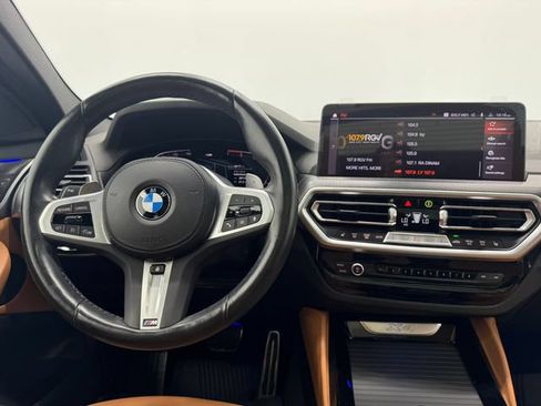 Used 2024 BMW X4 xDrive30i w/ Premium Package AWD/4WD image 3