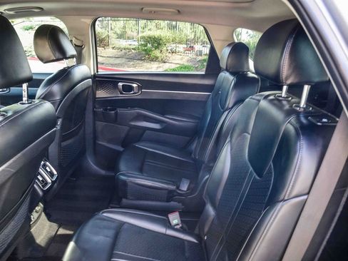 Used 2024 Kia Sorento EX w/ Panoramic Sunroof Package image 20