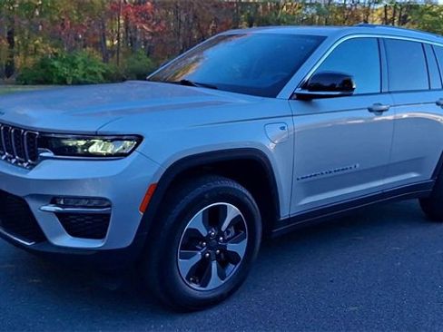 Used 2022 Jeep Grand Cherokee Limited 4xe image 4