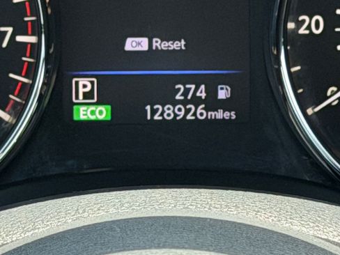 Used 2020 Nissan Rogue SV FWD image 20