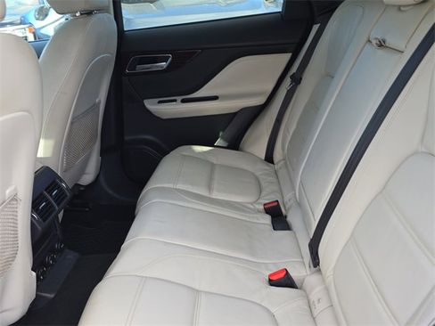 Used 2017 Jaguar F-PACE Prestige image 14