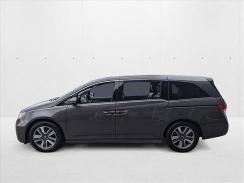 Used 2016 Honda Odyssey Touring Elite image 9