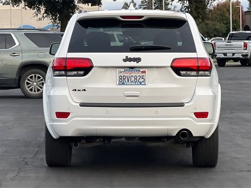 Used 2020 Jeep Grand Cherokee Altitude image 5