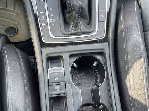 Used 2015 Volkswagen Golf R 4-Door image 11