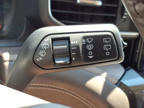 Used 2023 Ford Explorer Platinum w/ Technology Package AWD/4WD image 28