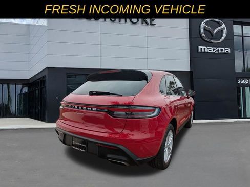 Used 2024 Porsche Macan image 2